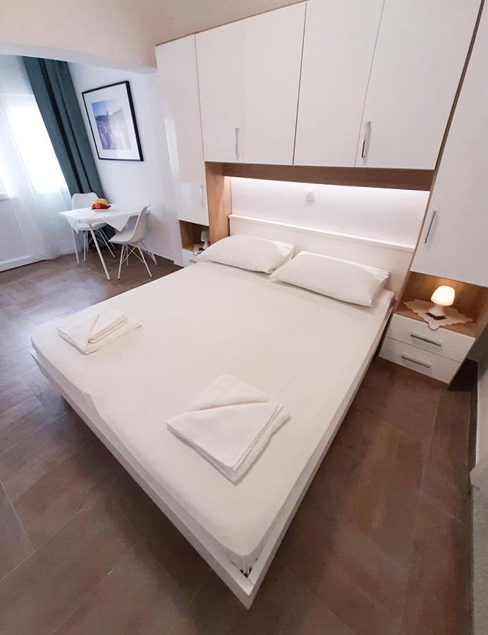 Apartment Nina Rovigno Esterno foto