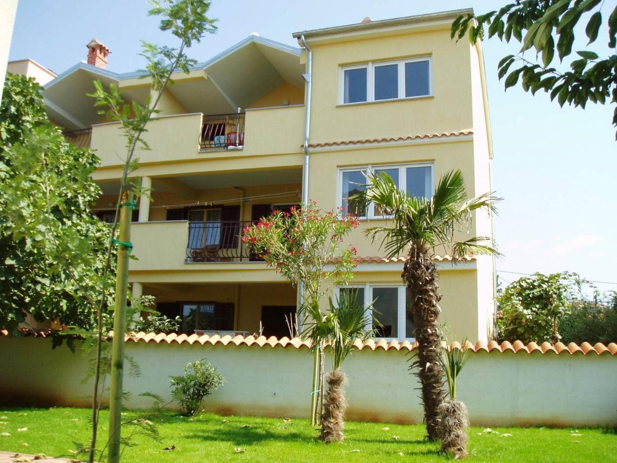 Apartment Nina Rovigno Esterno foto