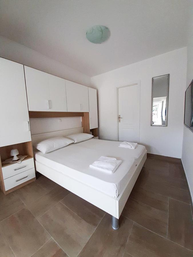 Apartment Nina Rovigno Esterno foto